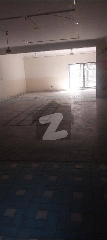 New Muslim Town Main Wahadat Roud 2 kanal 22 Rooms Tiles Flooring Comrcial property big parking Office ky ly ideal Main Location New Muslim Town Main Wahadat Roud 2 kanal 22 Rooms Tiles Flooring Comrcial property big parking Office ky ly ideal Main Location