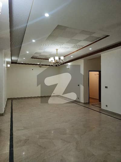 جوہر ٹاؤن فیز 1 جوہر ٹاؤن,لاہور میں 3 کمروں کا 1 کنال بالائی پورشن 75.0 ہزار میں کرایہ پر دستیاب ہے۔