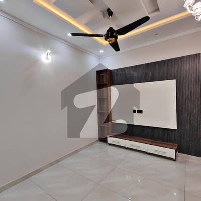 جناح گارڈنز ایف ای سی ایچ ایس,اسلام آباد میں 5 کمروں کا 8 مرلہ مکان 3.5 کروڑ میں برائے فروخت۔ جناح گارڈنز ایف ای سی ایچ ایس,اسلام آباد میں 5 کمروں کا 8 مرلہ مکان 3.5 کروڑ میں برائے فروخت۔