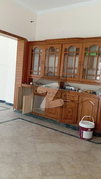 ایف ۔ 10 اسلام آباد میں 6 کمروں کا 1 کنال مکان 4.75 لاکھ میں کرایہ پر دستیاب ہے۔