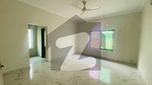 1 Kanal 5 Bed ,Tile Flooring Double Tvl House