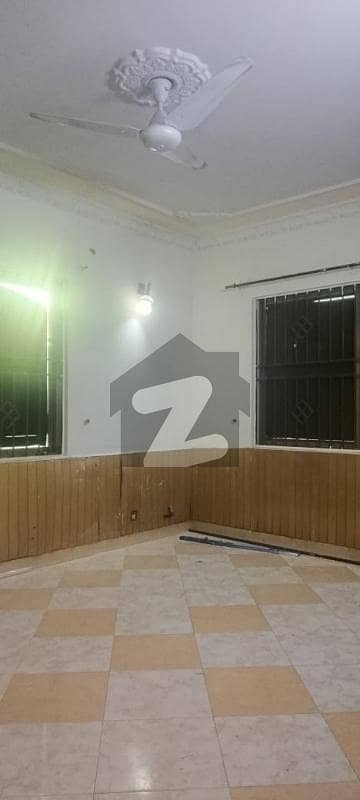 جی ۔ 11 اسلام آباد میں 3 کمروں کا 4 مرلہ مکان 1.3 لاکھ میں کرایہ پر دستیاب ہے۔