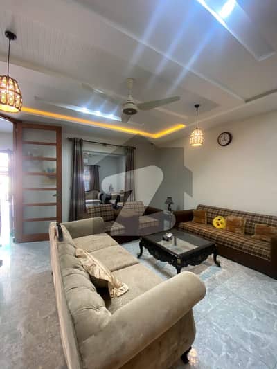 سوان گارڈن ۔ بلاک ایچ سوان گارڈن,اسلام آباد میں 5 کمروں کا 7 مرلہ مکان 3.2 کروڑ میں برائے فروخت۔