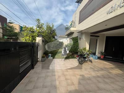 1 kanal slightly used house for sale in Valencia town Lahore