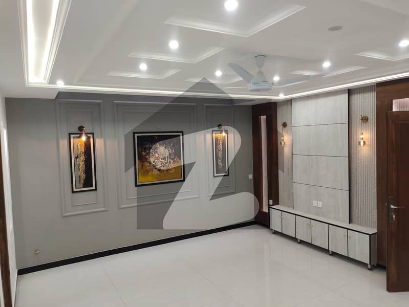 بی ۔ 17 اسلام آباد میں 6 کمروں کا 11 مرلہ مکان 5.75 کروڑ میں برائے فروخت۔ بی ۔ 17 اسلام آباد میں 6 کمروں کا 11 مرلہ مکان 5.75 کروڑ میں برائے فروخت۔