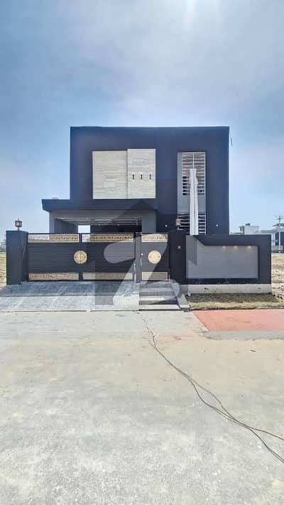 سینٹرل پارک ہاؤسنگ سکیم لاہور میں 3 کمروں کا 10 مرلہ مکان 2.5 کروڑ میں برائے فروخت۔