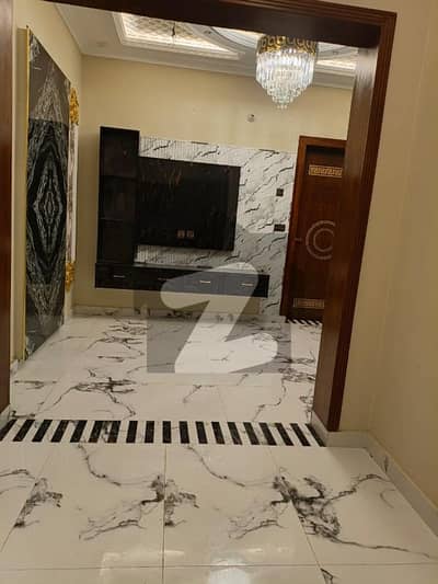 علامہ اقبال ٹاؤن ۔ ہُما بلاک علامہ اقبال ٹاؤن,لاہور میں 4 کمروں کا 3 مرلہ مکان 2.75 کروڑ میں برائے فروخت۔