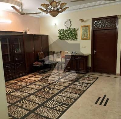 فیڈرل بی ایریا ۔ بلاک 12 فیڈرل بی ایریا,کراچی میں 9 کمروں کا 8 مرلہ مکان 6.95 کروڑ میں برائے فروخت۔