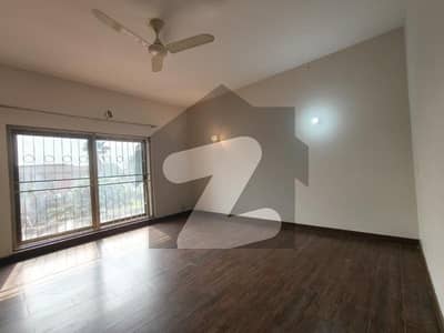20 MARLA ELEGANT AND FULLY MAINTAINED SUPER HOT LOCATED BUNGALOWS UPPER PORTION IS AVAILABLE IN THE BEST BLOCK OF DHA LAHORE