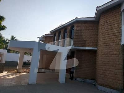 ڈی ایچ اے فیز 5 ڈی ایچ اے ڈیفینس,کراچی میں 6 کمروں کا 2 کنال مکان 55.0 کروڑ میں برائے فروخت۔