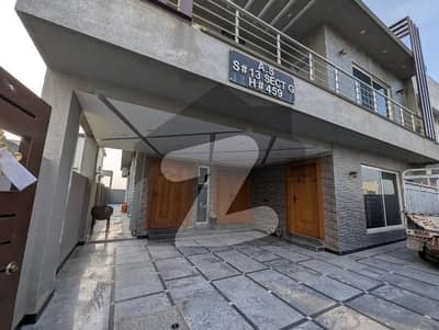 بحریہ ٹاؤن فیز 8 بحریہ ٹاؤن راولپنڈی,راولپنڈی میں 6 کمروں کا 10 مرلہ مکان 2.5 لاکھ میں کرایہ پر دستیاب ہے۔