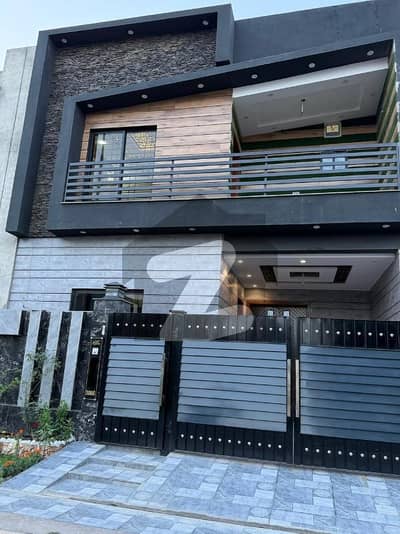 پارک ویو سٹی لاہور میں 4 کمروں کا 5 مرلہ مکان 2.1 کروڑ میں برائے فروخت۔