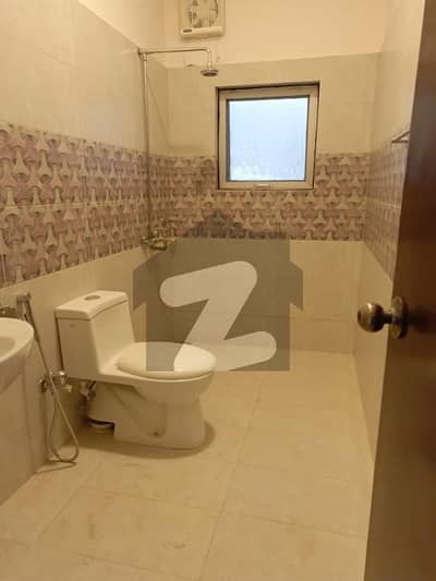 ایف ۔ 10 اسلام آباد میں 3 کمروں کا 1 کنال بالائی پورشن 1.8 لاکھ میں کرایہ پر دستیاب ہے۔