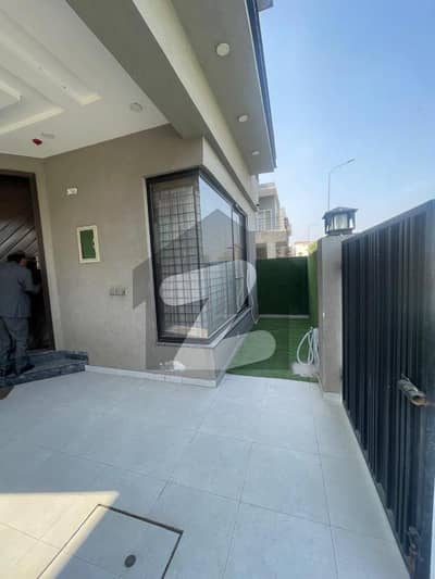 5 MARLA FULLY FURNISHED UNIQUE & STYLISH HOUSE FOR RENT IN DHA 9 TOWN