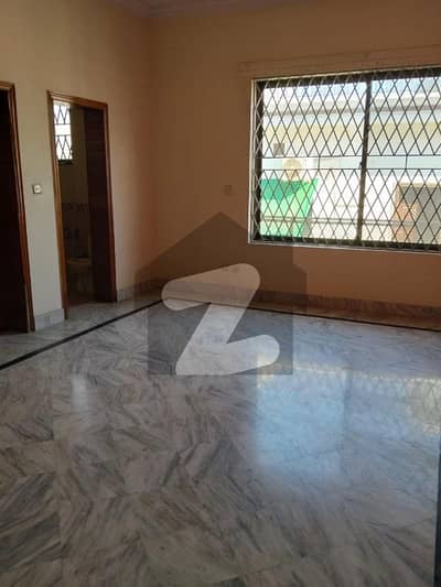 ایف ۔ 10 اسلام آباد میں 4 کمروں کا 16 مرلہ مکان 3.0 لاکھ میں کرایہ پر دستیاب ہے۔