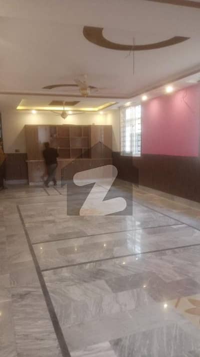 آئی ۔ 8 اسلام آباد میں 3 کمروں کا 12 مرلہ بالائی پورشن 1.5 لاکھ میں کرایہ پر دستیاب ہے۔