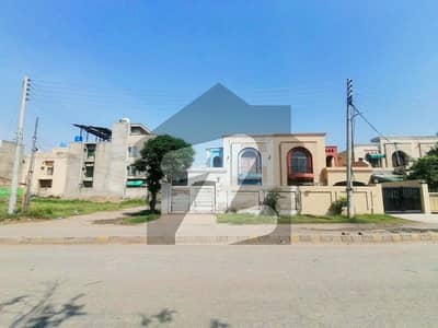 کالج روڈ لاہور میں 10 مرلہ عمارت 3.75 کروڑ میں برائے فروخت۔