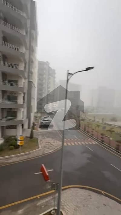 عسکری 11 عسکری,لاہور میں 3 کمروں کا 10 مرلہ فلیٹ 38.5 ارب میں برائے فروخت۔