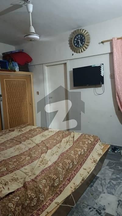 گلستانِِ جوہر ۔ بلاک 18 گلستانِ جوہر,کراچی میں 2 کمروں کا 4 مرلہ فلیٹ 75.0 لاکھ میں برائے فروخت۔