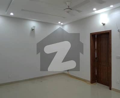 آئی ۔ 8 اسلام آباد میں 3 کمروں کا 14 مرلہ زیریں پورشن 1.5 لاکھ میں کرایہ پر دستیاب ہے۔