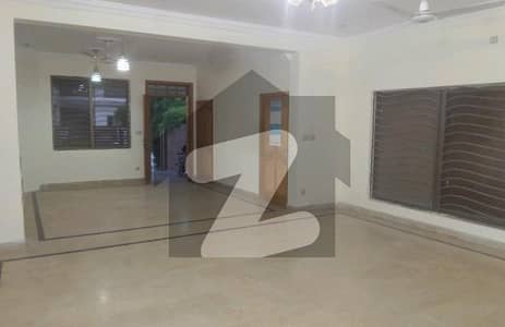 آئی ۔ 8/4 آئی ۔ 8,اسلام آباد میں 5 کمروں کا 14 مرلہ مکان 3.9 لاکھ میں کرایہ پر دستیاب ہے۔