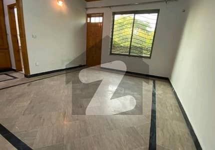 آئی ۔ 8 اسلام آباد میں 5 کمروں کا 14 مرلہ مکان 4.5 لاکھ میں کرایہ پر دستیاب ہے۔