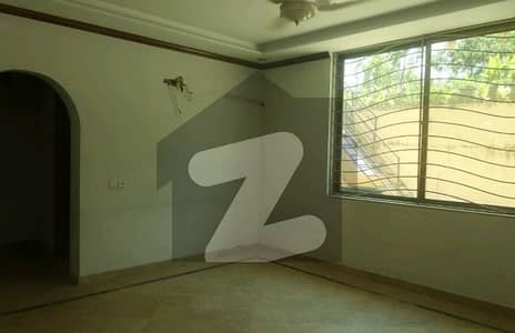 آئی ۔ 8/4 آئی ۔ 8,اسلام آباد میں 3 کمروں کا 14 مرلہ بالائی پورشن 1.7 لاکھ میں کرایہ پر دستیاب ہے۔