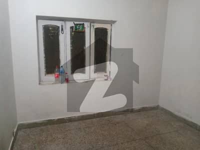 آئی ۔ 10/2 آئی ۔ 10,اسلام آباد میں 1 مرلہ کمرہ 18.0 ہزار میں کرایہ پر دستیاب ہے۔