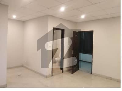 مین بلیوارڈ گلبرگ گلبرگ,لاہور میں 2 مرلہ Studio دفتر 35.0 ہزار میں کرایہ پر دستیاب ہے۔