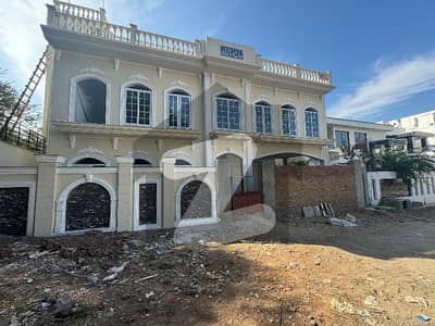 Highly-Coveted 16 Marla House Is Available In Bani Gala For Sale