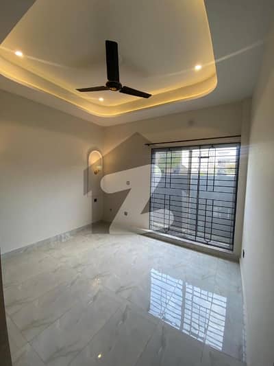 ڈی ایچ اے ڈیفینس فیز 5 ڈی ایچ اے ڈیفینس,اسلام آباد میں 3 کمروں کا 1 کنال بالائی پورشن 1.25 لاکھ میں کرایہ پر دستیاب ہے۔