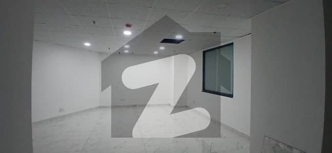 گرینڈ سکوئر مال مین بلیوارڈ گلبرگ,گلبرگ,لاہور میں 3 مرلہ دفتر 75.0 ہزار میں کرایہ پر دستیاب ہے۔