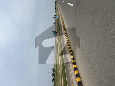 ڈی ایچ اے فیز 7 - بلاک یو فیز 7,ڈیفنس (ڈی ایچ اے),لاہور میں 1 کنال رہائشی پلاٹ 3.25 کروڑ میں برائے فروخت۔