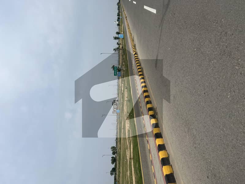 ڈی ایچ اے فیز 7 - بلاک یو فیز 7,ڈیفنس (ڈی ایچ اے),لاہور میں 1 کنال رہائشی پلاٹ 3.25 کروڑ میں برائے فروخت۔ ڈی ایچ اے فیز 7 - بلاک یو فیز 7,ڈیفنس (ڈی ایچ اے),لاہور میں 1 کنال رہائشی پلاٹ 3.25 کروڑ میں برائے فروخت۔