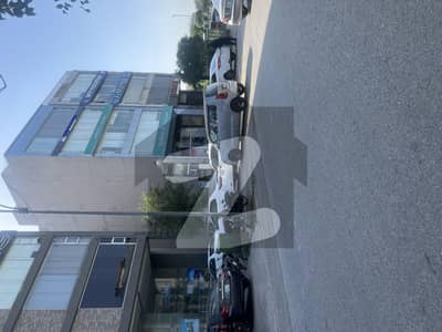 8 Marla Building For sale with 7 Floor