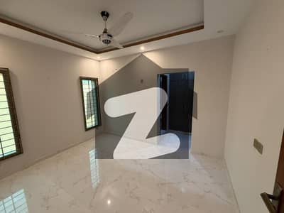 بحریہ ٹاؤن - پریسنٹ 8 بحریہ ٹاؤن کراچی,کراچی میں 5 کمروں کا 11 مرلہ مکان 2.15 کروڑ میں برائے فروخت۔