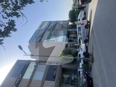 ڈی ایچ اے فیز 6 - سی سی اے بلاک ڈی ایچ اے فیز 6,ڈیفنس (ڈی ایچ اے),لاہور میں 8 مرلہ کمرشل پلاٹ 17.5 کروڑ میں برائے فروخت۔