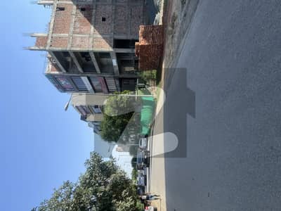 ڈی ایچ اے فیز 8 - بلاک زیڈ 2 ڈی ایچ اے فیز 8,ڈیفنس (ڈی ایچ اے),لاہور میں 4 مرلہ کمرشل پلاٹ 1.95 کروڑ میں برائے فروخت۔ ڈی ایچ اے فیز 8 - بلاک زیڈ 2 ڈی ایچ اے فیز 8,ڈیفنس (ڈی ایچ اے),لاہور میں 4 مرلہ کمرشل پلاٹ 1.95 کروڑ میں برائے فروخت۔