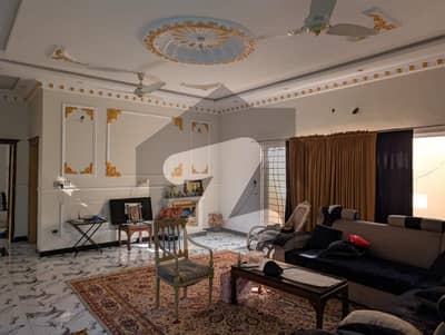 ایل ڈی اے ایوینیو ۔ بلاک ایچ ایل ڈی اے ایوینیو,لاہور میں 3 کمروں کا 1 کنال مکان 4.0 کروڑ میں برائے فروخت۔