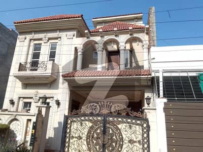 5 MARLA BEAUTIFUL HOUSE AVAILABLE FOR SALE IN JUBILEE TOWN BLOCK E IN A AVERY HOT LOCATION