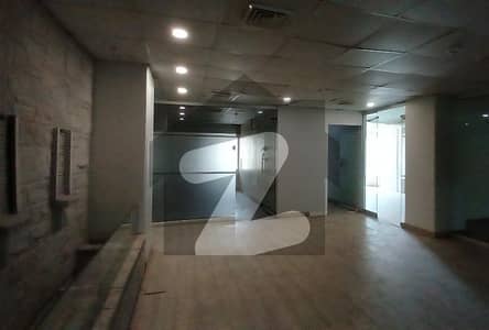 شاہراہِ فیصل کراچی میں 16 مرلہ دفتر 10.5 لاکھ میں کرایہ پر دستیاب ہے۔