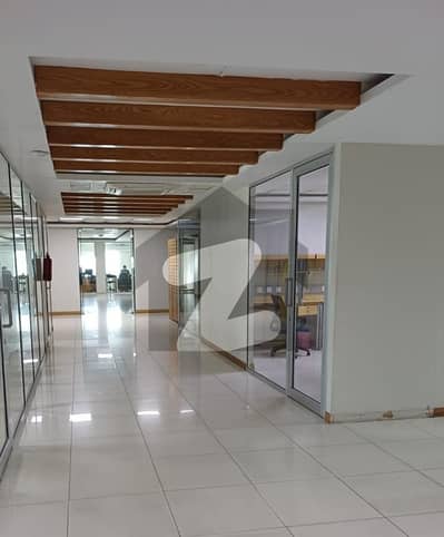 3000 sqfts office available for rent at sahra e faissal