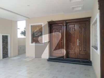 ٹاپ سٹی 1 - بلاک ڈی ٹاپ سٹی 1,اسلام آباد میں 5 کمروں کا 10 مرلہ مکان 5.25 کروڑ میں برائے فروخت۔