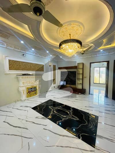 ایل ڈی اے ایوینیو لاہور میں 6 کمروں کا 10 مرلہ مکان 3.8 کروڑ میں برائے فروخت۔ ایل ڈی اے ایوینیو لاہور میں 6 کمروں کا 10 مرلہ مکان 3.8 کروڑ میں برائے فروخت۔