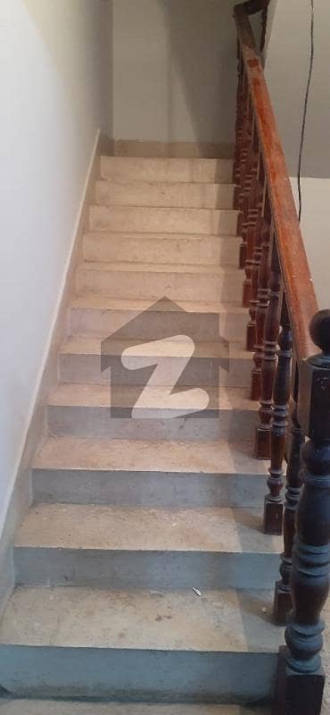 1st FLOOR BUNGALOW 600 YARDS WITH ROOF