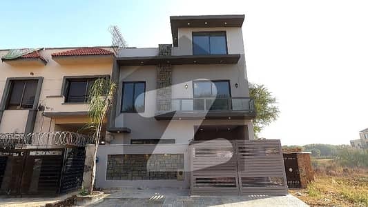 ڈی ۔ 12/1 ڈی ۔ 12,اسلام آباد میں 3 کمروں کا 4 مرلہ مکان 4.7 کروڑ میں برائے فروخت۔