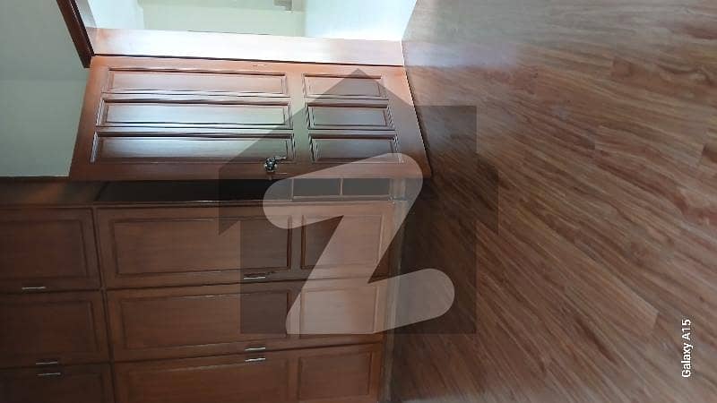 ماڈل ٹاؤن لاہور میں 5 کمروں کا 1 کنال مکان 3.5 لاکھ میں کرایہ پر دستیاب ہے۔ ماڈل ٹاؤن لاہور میں 5 کمروں کا 1 کنال مکان 3.5 لاکھ میں کرایہ پر دستیاب ہے۔