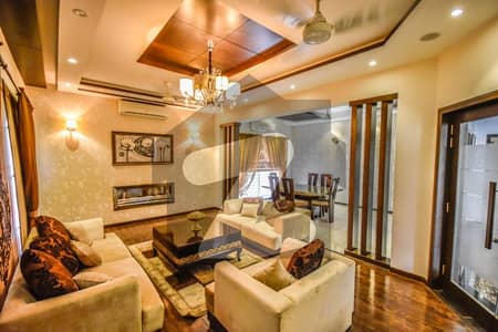 ایچ بی ایف سی ہاؤسنگ سوسائٹی لاہور میں 6 کمروں کا 1 کنال مکان 6.5 کروڑ میں برائے فروخت۔