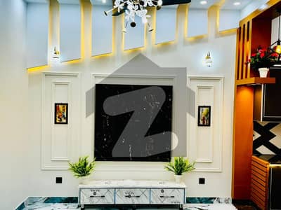 گرینڈ ایوینیوز ہاؤسنگ سکیم لاہور میں 3 کمروں کا 5 مرلہ مکان 50.0 ہزار میں کرایہ پر دستیاب ہے۔