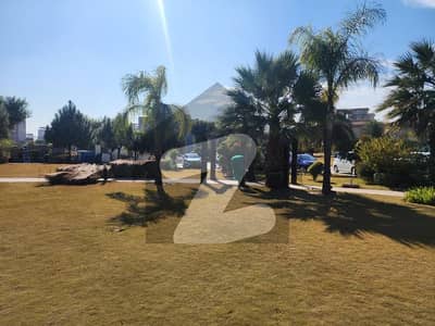 Prime Location Top City 1 - Block D 10 Marla Residential Plot Up For sale